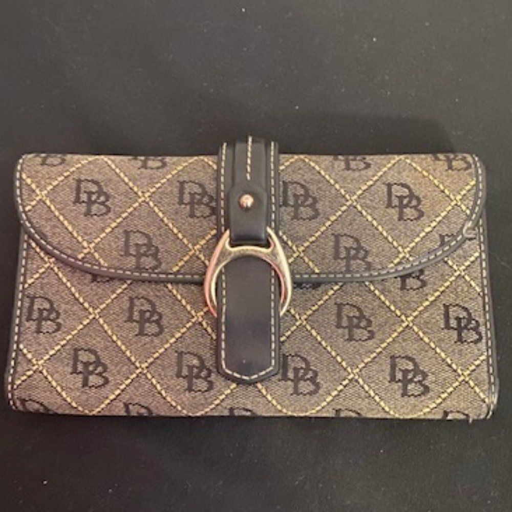 Dooney & Bourke Vintage Black/Gray Trifold Monogram Canvas wallet